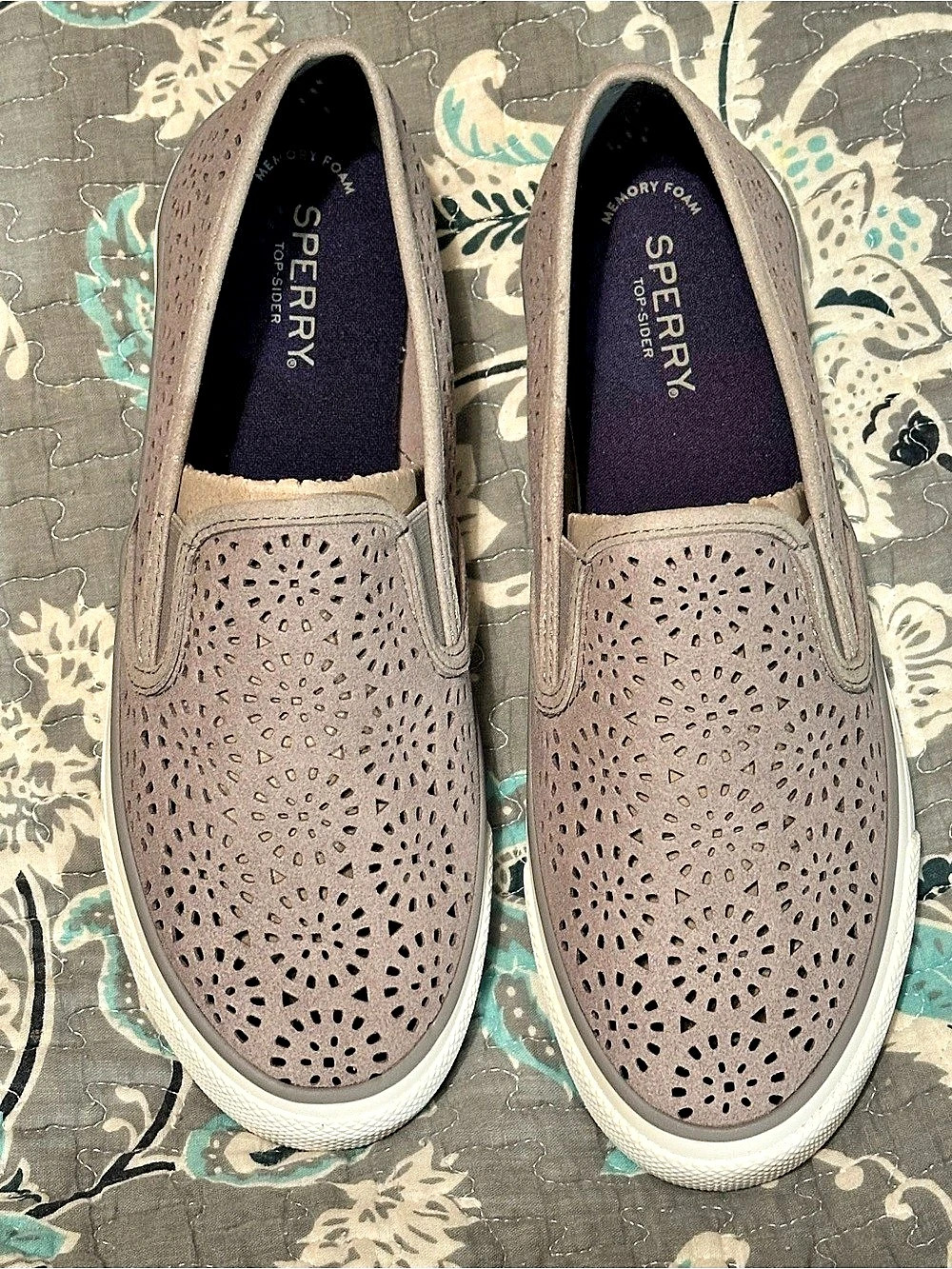 Sperry Seaside Slip-On Sneaker Sneakers Gray & White